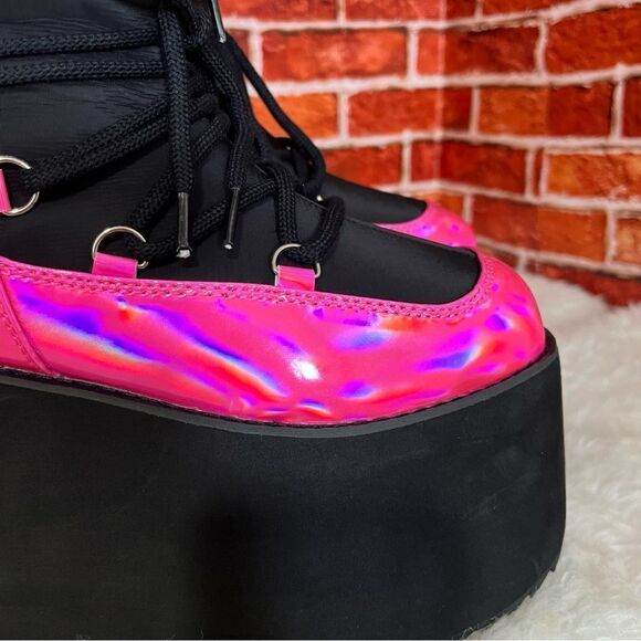 Y.R.U. Pink Holographic Qronic Winter Boots NIB Black Alien on Heels Back Zip 7 - Picture 5 of 9